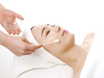 トウキョウビューティーラボ(TOKYO BEAUTY LABO.)/ホワイトスノーピール施術写真