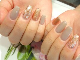 グレージュ×キラキラ