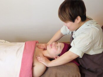 癒しの隠れ家サロン シュシュ(CHOU*CHOU)の写真/『結果にこだわる実力店！』巧みな手技でリンパをしっかり流して、血流UP&老廃物の排出を促進◎