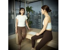 R-3 pilates 麻布十番店 ピラティス×トレーニング×ストレッチの雰囲気（カウンセリング風景）