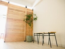 木目調のナチュラルな店内♪