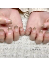 くすみグラデーションネイル