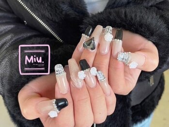 ミュー(Miu.)の写真/理想の長さを叶える*トレンドのゴテゴテネイルやキラキラネイル、キャラクターパーツも◎
