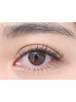 ナチュラル上品な目元にしたい