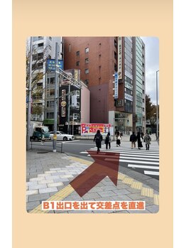 リル 表参道(LIL)/南青山5丁目の交差点を直進