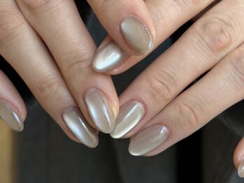フィロンネイル 表参道店(filonnail)の写真/filonnail独自デザインで日常にささやかな「スパイス」を。派手過ぎずシンプル過ぎない洗練されたデザイン*