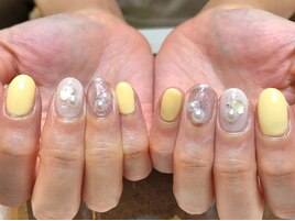 パールとシェルのアートネイル