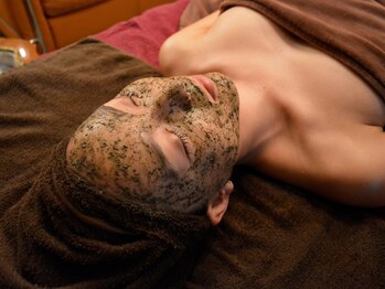 ヒーリングハーツ(Healing Hearts)の写真/お肌の問題徹底改善♪人に見られたい素肌！お肌を育て強くするREVIハーブピーリング！ダウンタイムなし！