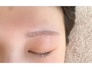 ダフネ(DAFNE)/ノーメイクでも綺麗眉