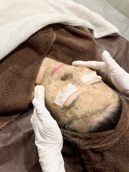 エイジングケア専門サロン サンク(thanq)の写真/たるみ毛穴・毛穴の開き・角質をキュッと引き締め◎毛穴レス・ノーファンデ肌・うるちゅん輝く白玉肌に