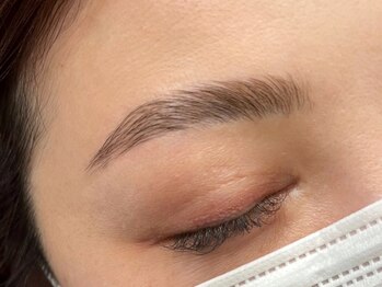 ライクアデイジー(LIKE A DAISY)の写真/【眉毛で印象チェンジ★】ナチュラル眉で洗練された印象に。《ご新規様限定☆ブロウスタイリング¥6800》