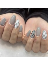 ララアンジュ(LaLa-Ange)/グレーチェックネイル