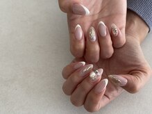 ビジュー&フレンチネイル