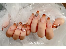 ハートキラキラネイル