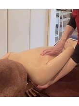 モモン シャルール/オイルリンパ90分で全身スッキリ