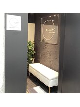 サロン ド ブラン アオヤマ(Salon de BLANC AOYAMA)/サロン入口