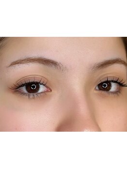 ナチュラル上品な目元にしたい