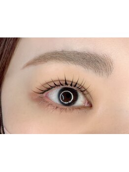 ナチュラル上品な目元にしたい