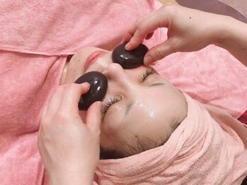 ハッピービューティーサロン じゆう(Happy Beauty Salon J∞YOU)の写真/お悩み徹底改善☆化粧では隠せないホウレイ線!プロによる極上手技でホウレイ線もフェイスラインもスッキリ!