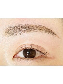 ナチュラル上品な目元にしたい