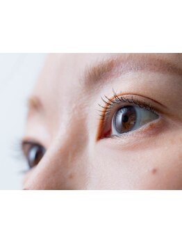 ナチュラル上品な目元にしたい