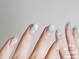 エメラルドグリーンカラー