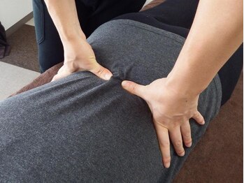 整体サロン アルガー(ALUGAR)の写真/【つらい腰痛に徹底アプローチ！】プロの丁寧な施術で腰のつらさを改善サポート！