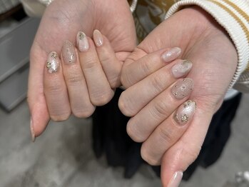 ネイルサロン エーナイン 旭川店の写真/シンプルでもこだわりたい方に◎マグネットやスキニーフレンチ、奥行きミラーネイルなどひと癖シンプルに♪