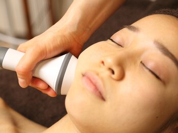 フルール/施術風景・クワトロフェイス