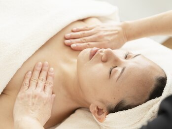 ソア(Soa.)/デコルテマッサージ