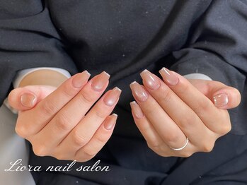 極細フレンチネイル　シンプル