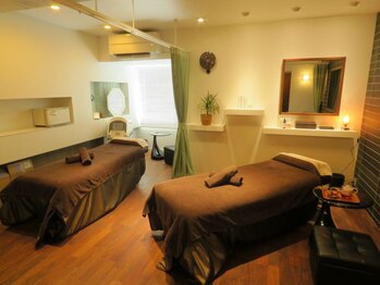 サロンドカモン(salon de 華門)/カーテン仕切りでプライバシー◎