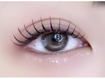 セレブヒルズ 八戸店(Celeb Hill’s)の写真/《予約殺到サロン》人気NO1！韓国アイドル束感まつ毛パーマ【U24学割上¥2500/上下¥3990】何度でも同価格◎