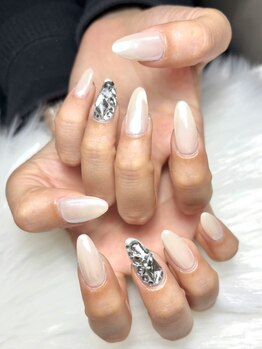 プー(Puu)/ホワイトミラーネイル