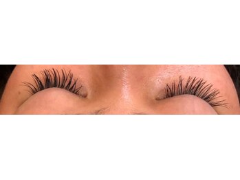 フリルアイビューティ 豊中店(Frill Eye Beauty)/
