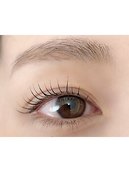 ナチュラル上品な目元にしたい