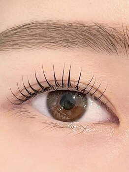 アンドモア ラッシュアンドブロウ ラウンジ(and MORE Lash&Brow lounge)の写真/【派手すぎないのに印象的な目元へ】普段～ブライダルまで、大人女性の為の品の良いお目元をプロデュース☆