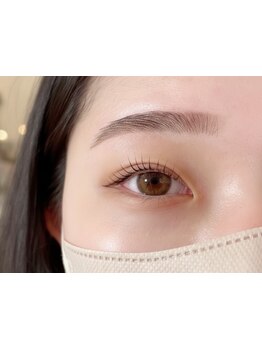 ナチュラル上品な目元にしたい