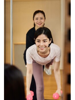 エビジム 旭川店(eviGym)の写真/【スタイルアップを目指す方に！】専門知識豊富なトレーナーとマンツーマンでリバウンドのリスクを軽減◎