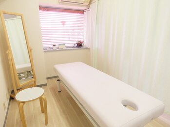 オズ六本木/萩原式小顔矯正オズ六本木の店内