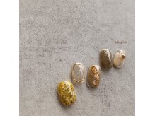 シルニー リム(Silny rim)/アシンメトリーニュアンスネイル