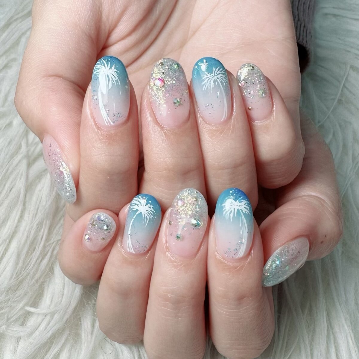 2025年-2026年冬トレンド】ブルー ガーリーのネイルデザイン集｜人気順