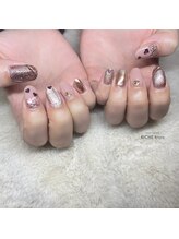 リッシュ トロワ(RICHE trois)/ハート×バレンタインネイル