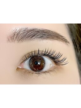 ナチュラル上品な目元にしたい