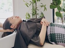 緑に囲まれたプライベートヘッドスパルームで至福のひと時を。