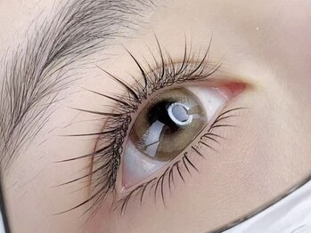 リリィ(LiLy)の写真/話題の《ワンホンまつエク》でぱっちりとした可愛い目元へ◎自まつ毛が短い・少ないとお悩みの方にお勧め♪