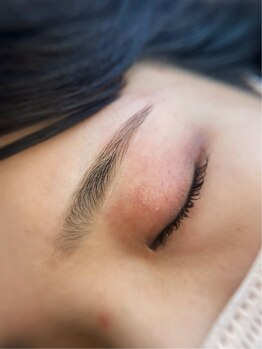 アイラッシュサロン アイリー(eyely)/まつげパーマ&眉毛ワックス¥8000