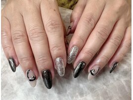 オシャレなモノトーンネイル