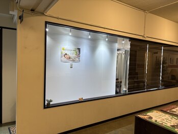 リファインネス 烏丸/4Fエレベーターを降りてすぐ