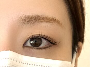アンアイサロン(UNEeyesalon)の写真/パーマのモチが高評価のUNEの毛質改善まつげパーマで自分がもっと好きになる♪